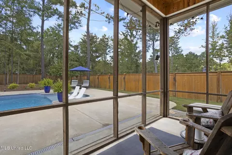 Exterior - 413 W Oak Cir, Madison, MS 39110 photo 6 of 17