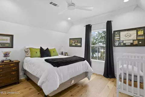 Bedroom - 413 W Oak Cir, Madison, MS 39110 photo 6 of 6