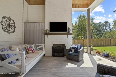 Exterior - 413 W Oak Cir, Madison, MS 39110 photo 16 of 17