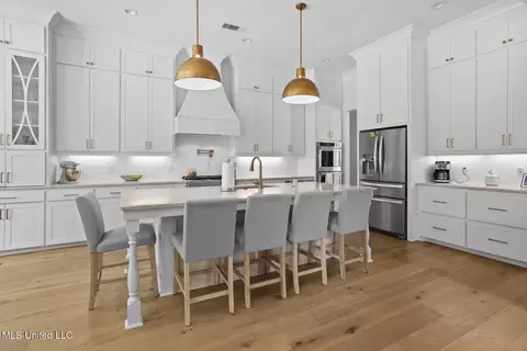 Kitchen - 413 W Oak Cir, Madison, MS 39110 photo 1 of 9