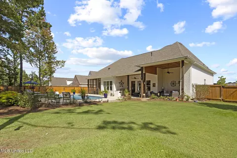 Exterior - 413 W Oak Cir, Madison, MS 39110 photo 11 of 17