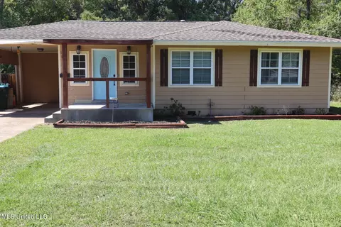1203 13th St, Pascagoula, MS 39567