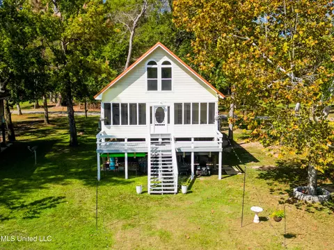 152 Mayhall Dr, Lucedale, MS 39452