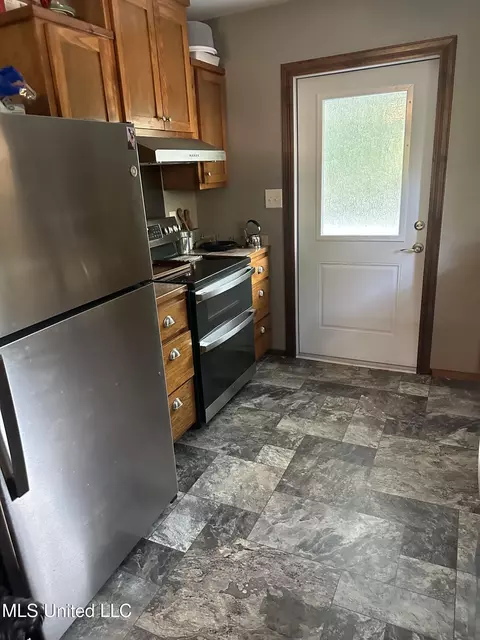 Kitchen - 152 Mayhall Dr, Lucedale, MS 39452 photo 2 of 2