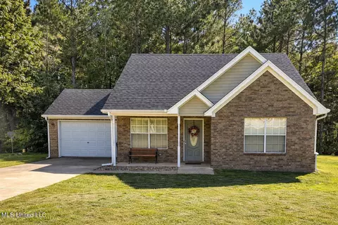 110 Morning Sun Dr, Byhalia, MS 38611