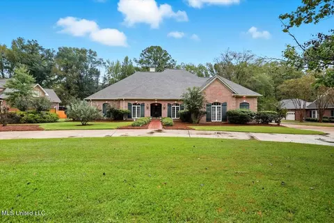 7 Lafayette Cir, Clinton, MS 39056