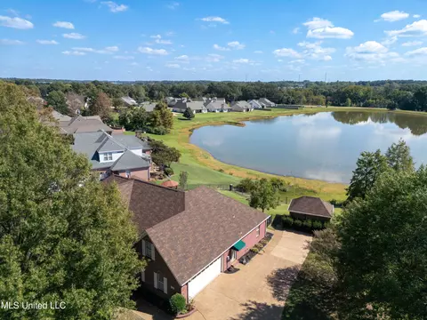6658 Indigo Lake Dr, Olive Branch, MS 38654