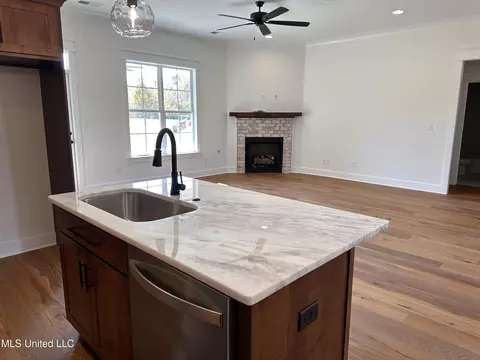 Kitchen - 3631 Kreunen St, Nesbit, MS 38651 photo 4 of 4