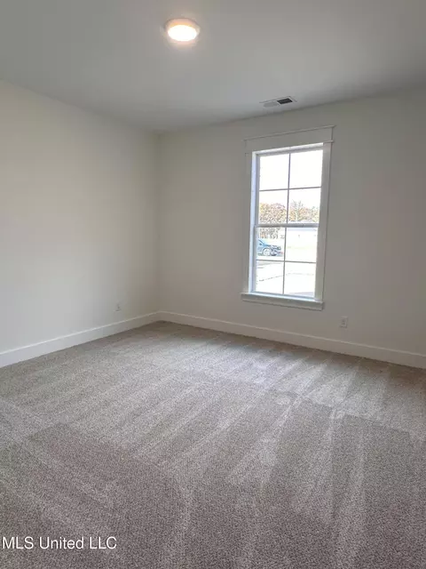 Bedroom - 3631 Kreunen St, Nesbit, MS 38651 photo 3 of 3