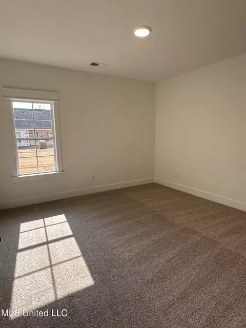 Bedroom - 3631 Kreunen St, Nesbit, MS 38651 photo 2 of 3