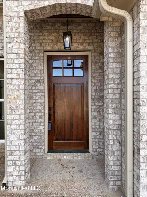 Entry Way - 3631 Kreunen St, Nesbit, MS 38651 photo 1 of 4
