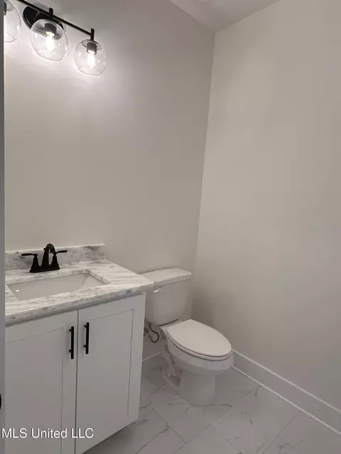 Bath - 3631 Kreunen St, Nesbit, MS 38651 photo 7 of 7