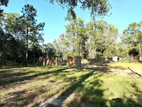 126 Bill Terrell Rd, Carriere, MS 39426