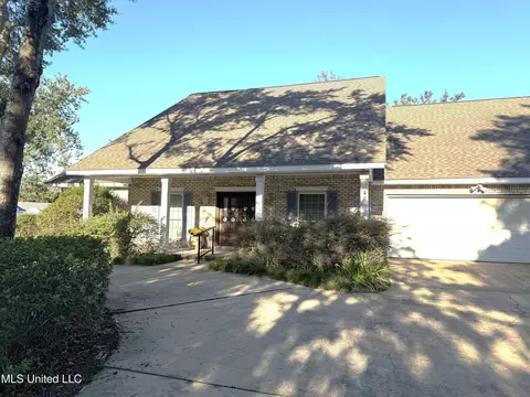 6303 Prado Rd, Ocean Springs, MS 39564