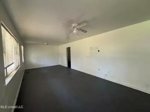Living - 2365 Paden St, Jackson, MS 39204 photo 1 of 4
