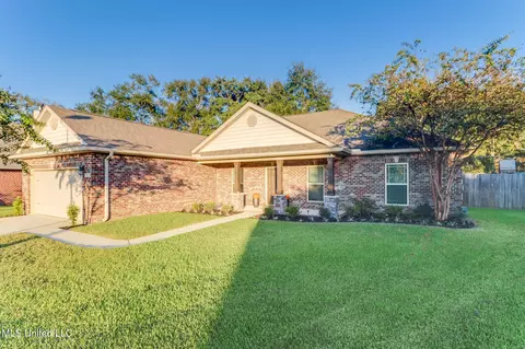 10 Estate Dr, Long Beach, MS 39560
