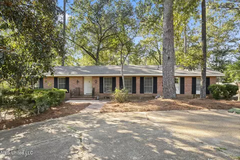 1903 Bellewood Rd, Jackson, MS 39211