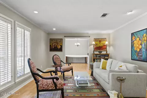 Living - 5485 River Thames Rd, Jackson, MS 39211 photo 2 of 4