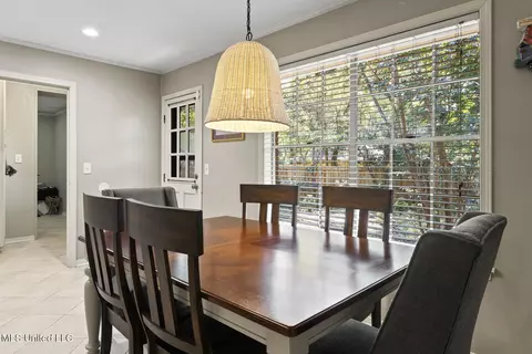 Dining - 5485 River Thames Rd, Jackson, MS 39211 photo 2 of 3
