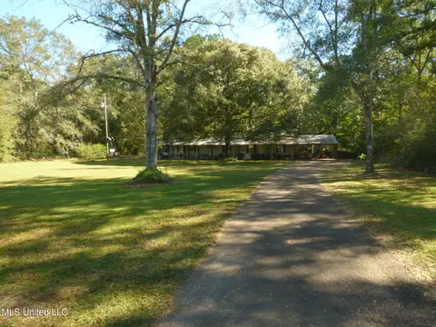 1055 Summer Oak Ln, Summit, MS 39666 photo 3