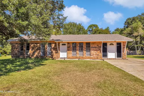 5601 Arrowhead Dr, Pascagoula, MS 39581