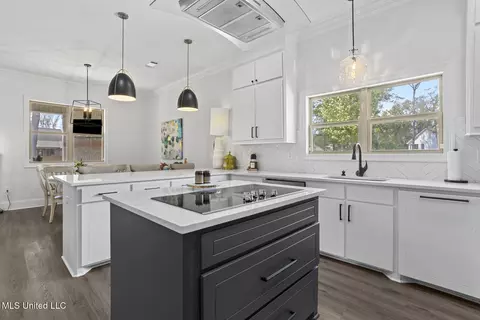 Kitchen - 301 Leland Dr, Brandon, MS 39042 photo 2 of 3