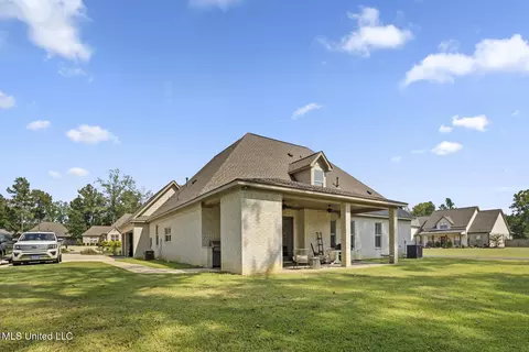 Exterior - 301 Leland Dr, Brandon, MS 39042 photo 4 of 5