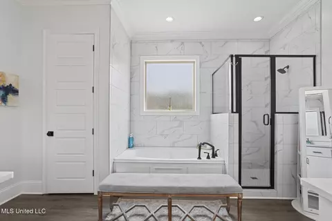 Bath - 301 Leland Dr, Brandon, MS 39042 photo 1 of 5