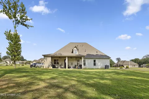 Exterior - 301 Leland Dr, Brandon, MS 39042 photo 3 of 5