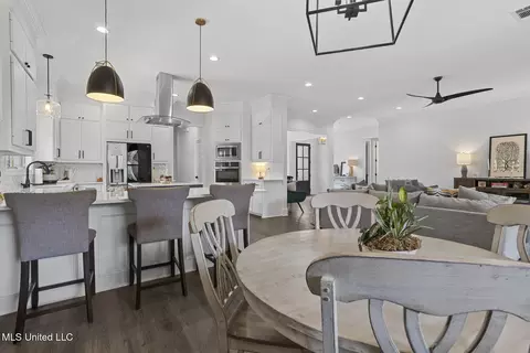 Dining - 301 Leland Dr, Brandon, MS 39042 photo 4 of 4