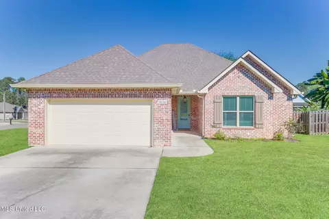 9838 Ala Moana St, Diamondhead, MS 39525