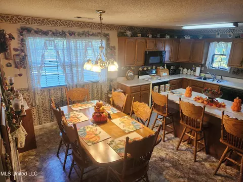 Dining - 951 Wetonga Ln, Hernando, MS 38632 photo 1 of 2