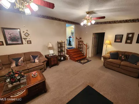 Living - 951 Wetonga Ln, Hernando, MS 38632 photo 7 of 7