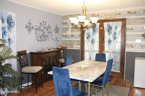 Dining - 434 Crider Dr, Brookhaven, MS 39601 photo 2 of 2