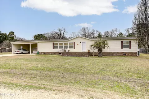 300 Grey Creek Dr, Vicksburg, MS 39183