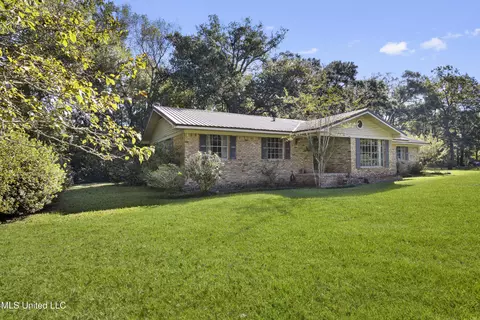 7116 Elder Ferry Rd, Moss Point, MS 39563 photo 2