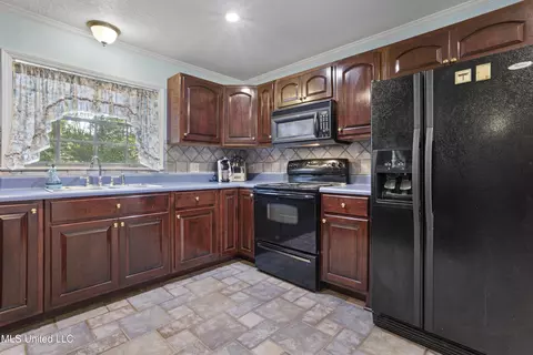 7116 Elder Ferry Rd, Moss Point, MS 39563 photo 11