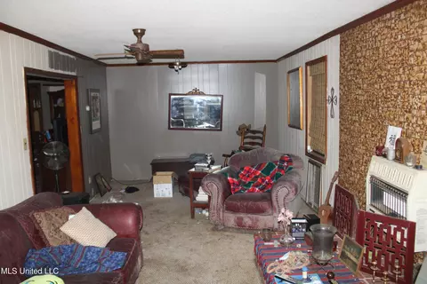 Living - 51 Connie Dr, Pope, MS 38658 photo 3 of 3