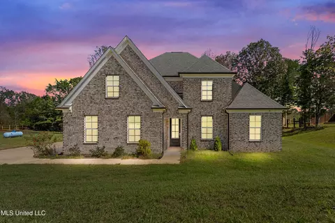 214 E Byhalia Creek Farms Rd, Byhalia, MS 38611