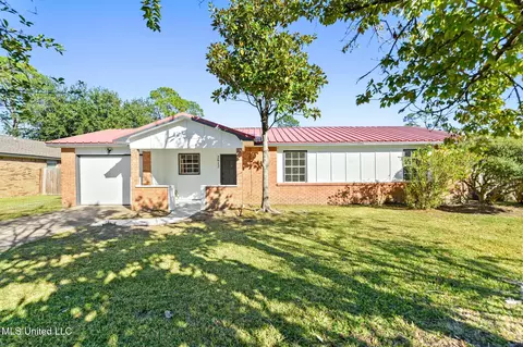 2612 San Lorenzo St, Gautier, MS 39553