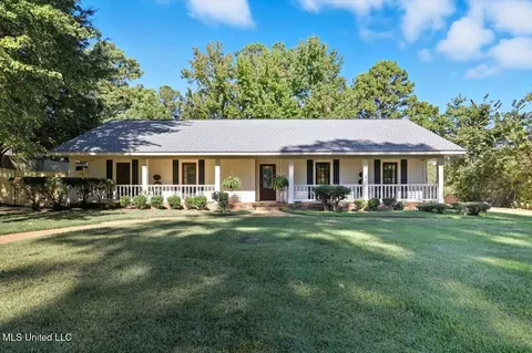 212 Edinburgh Ct, Brandon, MS 39047