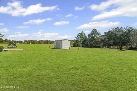 Exterior - 215 Holland Rd, Lucedale, MS 39452 photo 3 of 7