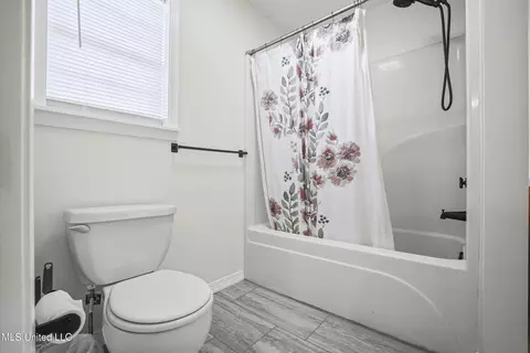 Bath - 215 Holland Rd, Lucedale, MS 39452 photo 3 of 3