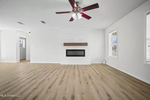 Living - 215 Holland Rd, Lucedale, MS 39452 photo 3 of 5