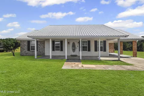 Exterior - 215 Holland Rd, Lucedale, MS 39452 photo 2 of 7