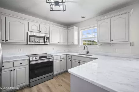 Kitchen - 215 Holland Rd, Lucedale, MS 39452 photo 1 of 5
