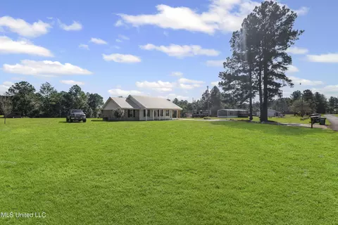 Exterior - 215 Holland Rd, Lucedale, MS 39452 photo 6 of 7