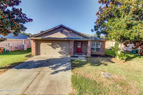 10219 English Manor Dr, Gulfport, MS 39503