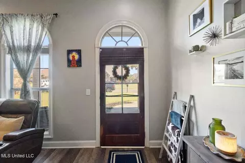 Entry Way - 137 Copper Ridge Ln, Florence, MS 39073 photo 2 of 3