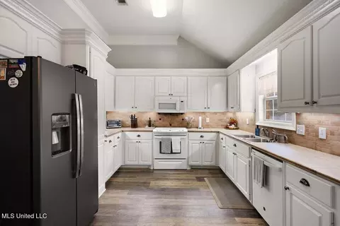 Kitchen - 137 Copper Ridge Ln, Florence, MS 39073 photo 1 of 3